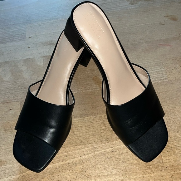 Leather Slides Like New - Picture 3 of 12